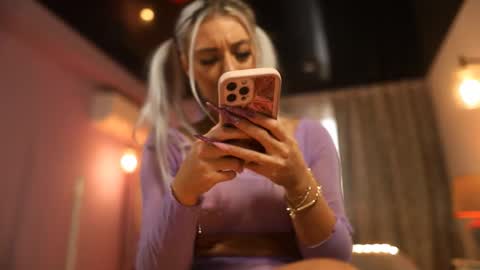 Anto Lovense is Active My pleasure is in your hands Private is Open online show from September 28, 6:52 am