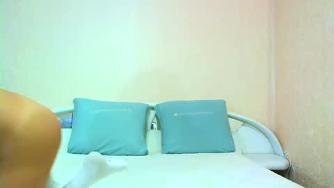 Snapshot of mangostrip chatting on March 4, 6:26 am MangoStrip online show from March 4, 6:26 am