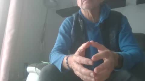 Snapshot of manngrossbite chatting on December 12, 1:39 pm manngrossbite online show from December 12, 1:39 pm