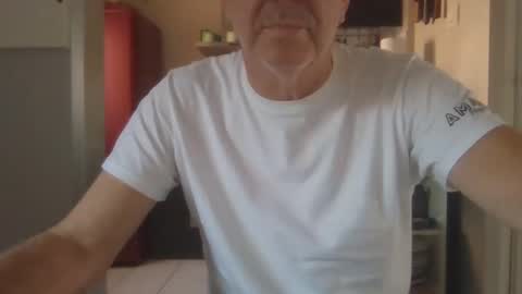 Snapshot of manngrossbite chatting on February 6, 10:15 am manngrossbite online show from February 6, 10:15 am