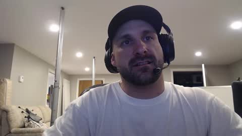 Snapshot of manop01 chatting on May 10, 1:44 am manop01 online show from May 10, 1:44 am