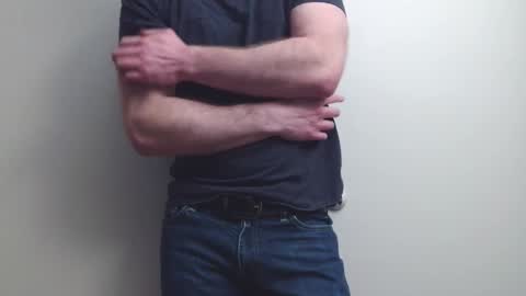 Snapshot of mantoy2000 chatting on February 12, 12:16 am mantoy2000 online show from February 12, 12:16 am