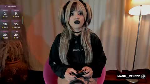 Snapshot of manu_nyx chatting on May 31, 7:15 am manu velezz Help me to get to 100 thumbs ups Tip 25tks Rate me online show from May 31, 7:15 am