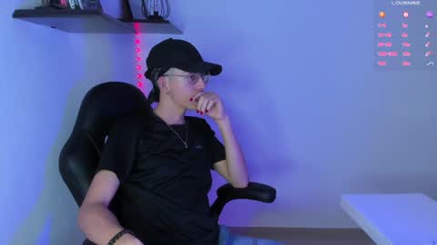 Manuel online show from January 12, 7:31 pm