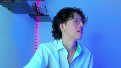 Manuel online show from February 7, 8:42 pm