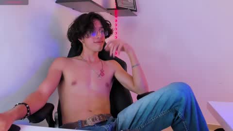 Manuel online show from October 4, 8:23 am