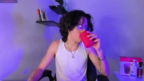 Manuel online show from November 19, 2:55 am