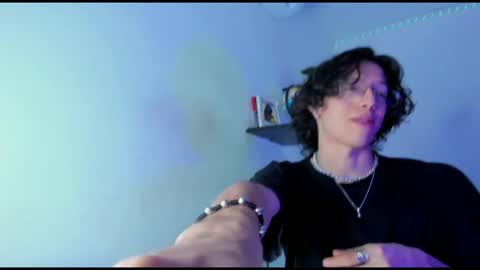 Manuel online show from November 28, 8:55 pm