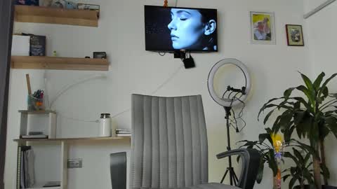 manucute 23  online show from January 18, 3:49 pm