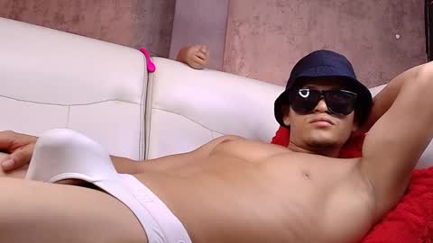 Manuel online show from February 25, 10:19 pm