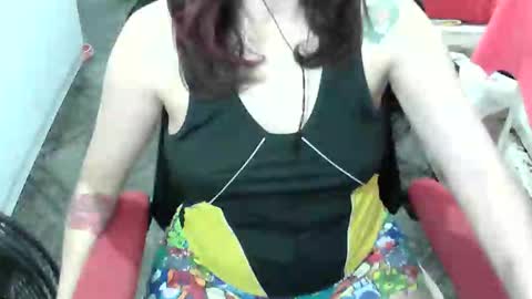 Manu Escarlate online show from March 6, 5:04 am