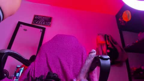 manuevans10 online show from March 4, 1:59 pm