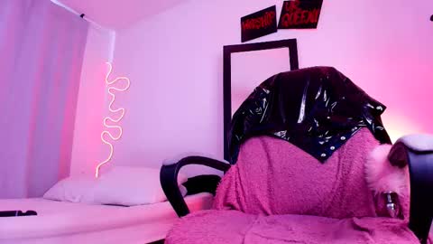 manuevans10 online show from September 16, 12:28 pm