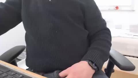 Snapshot of manuherb84 chatting on March 9, 2:10 pm manuherb84 online show from March 9, 2:10 pm