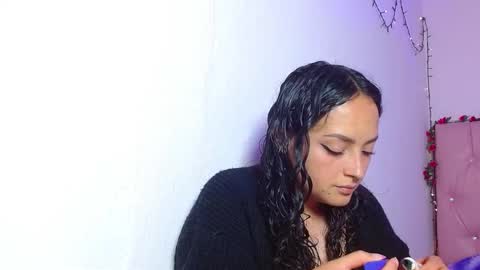 Snapshot of manumeow_ chatting on January 17, 10:24 pm Manu online show from January 17, 10:24 pm