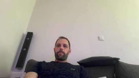 manynaaamess online show from October 14, 10:27 am