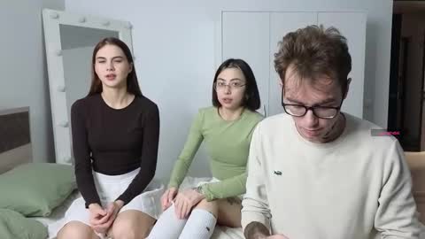 mar7gan online show from November 25, 5:29 am