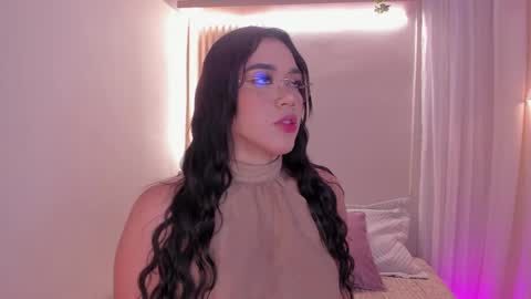 Snapshot of mara_brooks chatting on November 12, 12:55 am Mara online show from November 12, 12:55 am