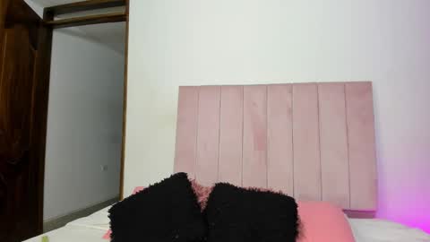 Mara  online show from November 5, 9:59 pm