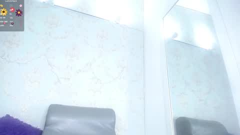 Snapshot of mara_thompsonn chatting on December 21, 6:23 pm mara_thompsonn online show from December 21, 6:23 pm