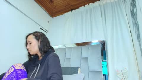 Snapshot of maraa_x chatting on April 28, 11:48 am maraa_x online show from April 28, 11:48 am