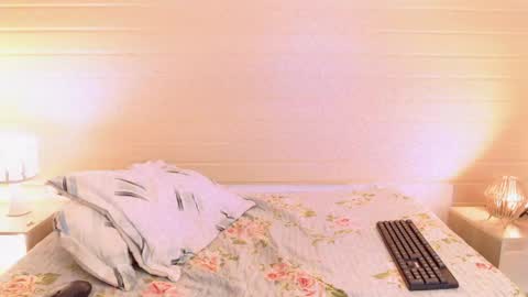 Hi im Mara  online show from May 2, 7:08 pm