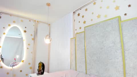 Maraluna online show from February 1, 5:37 pm