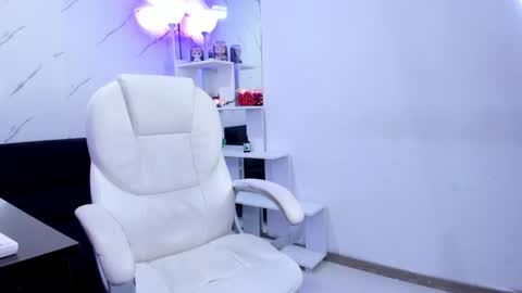 maramartinez_ online show from June 11, 12:32 am