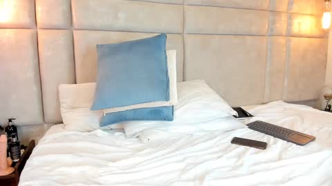 Mara Torres online show from January 5, 10:50 pm