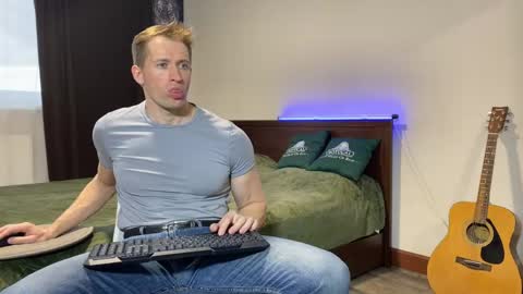 alex marvelxx online show from April 8, 3:01 pm