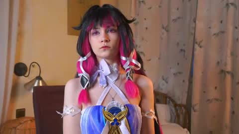 Eva online show from May 10, 4:01 pm