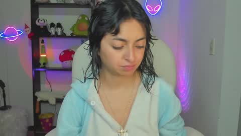 Snapshot of marcelinegh chatting on December 4, 11:08 am Marceline online show from December 4, 11:08 am