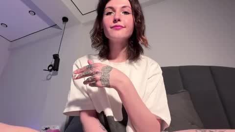 Snapshot of marciwakeup chatting on April 1, 1:28 am marci wake up online show from April 1, 1:28 am