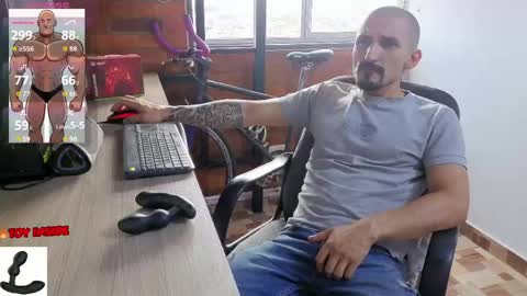 Snapshot of marckmuscle chatting on June 4, 10:05 pm Marck Independent model online show from June 4, 10:05 pm