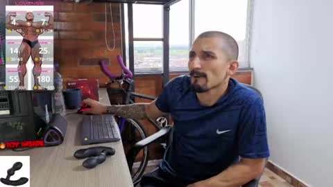 Snapshot of marckmuscle chatting on June 9, 10:43 pm Marck Independent model online show from June 9, 10:43 pm