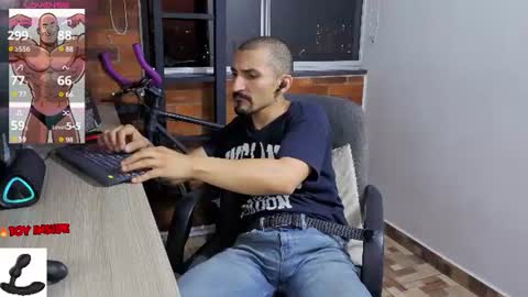 Snapshot of marckmuscle chatting on June 11, 12:32 am Marck Independent model online show from June 11, 12:32 am