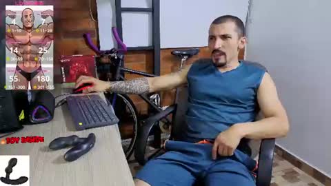 Snapshot of marckmuscle chatting on June 20, 12:25 am Marck Independent model online show from June 20, 12:25 am
