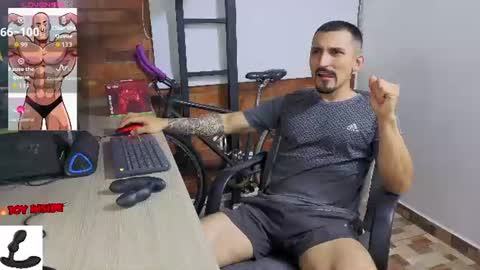 Snapshot of marckmuscle chatting on July 8, 12:15 am Marck Independent model online show from July 8, 12:15 am