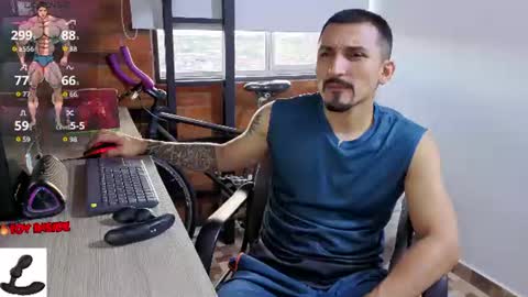 Snapshot of marckmuscle chatting on July 15, 11:10 pm Marck Independent model online show from July 15, 11:10 pm