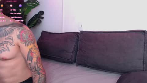 Snapshot of marco_allison43 chatting on April 20, 5:37 pm marco_allison43 online show from April 20, 5:37 pm