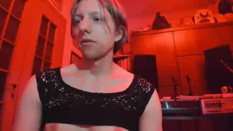 Snapshot of marcofiga1995 chatting on April 19, 9:17 pm Marko1995 online show from April 19, 9:17 pm