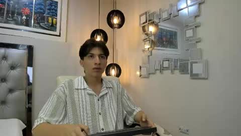 Snapshot of marcoviolet chatting on June 4, 12:33 pm marcoviolet online show from June 4, 12:33 pm