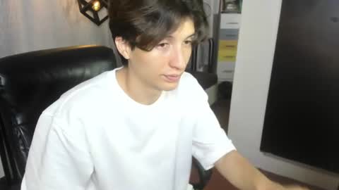 Snapshot of marcoviolet chatting on July 2, 8:26 pm marcoviolet online show from July 2, 8:26 pm