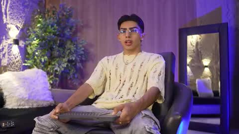 Marco and Ethan online show from November 8, 7:12 pm