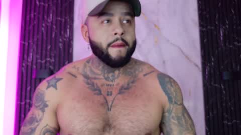 Snapshot of marcus_fit1 chatting on February 4, 2:50 am Marcus online show from February 4, 2:50 am