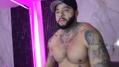 Snapshot of marcus_fit1 chatting on February 10, 1:10 am Marcus online show from February 10, 1:10 am