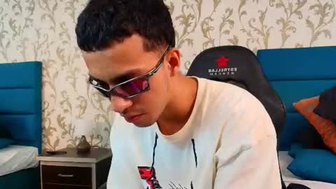 Snapshot of marcus_jeron chatting on June 14, 3:47 pm marcus_jeron online show from June 14, 3:47 pm