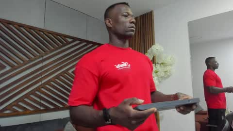 Marcusssss online show from April 6, 11:33 am