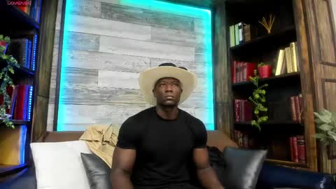 Snapshot of marcusblack_ chatting on May 16, 1:10 pm Marcusssss online show from May 16, 1:10 pm