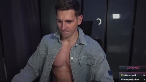 Snapshot of marcusdiamond chatting on February 8, 4:04 pm Marcus Diamond  online show from February 8, 4:04 pm